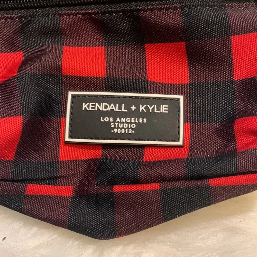 Backpack - Picture 2 of 3